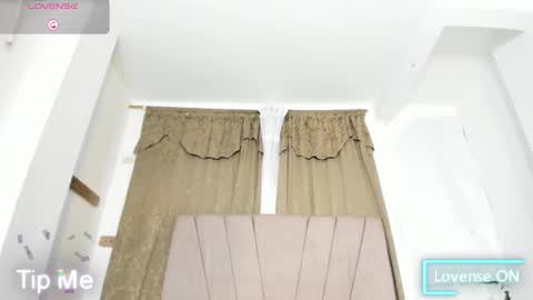 nina_keller_ online show from November 2025 11:18:01 PM