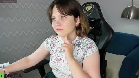 nina lunaa online show from September 2025 08:14:02 AM