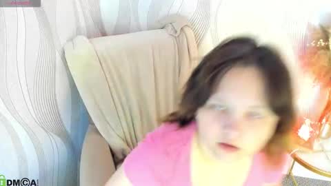 nina lunaa online show from October 2025 01:24:02 AM