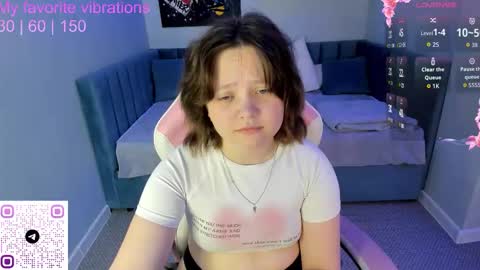 nina lunaa online show from October 2025 01:04:02 AM