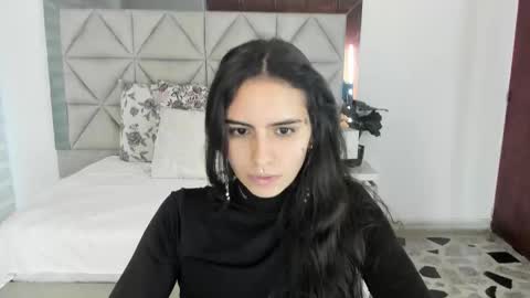  Nina  online show from October 2025 08:08:02 PM