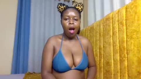 Snapshot of nina_ray1 chatting on November 2025 01:39:01 AM Nina online show from November 2025 01:39:01 AM