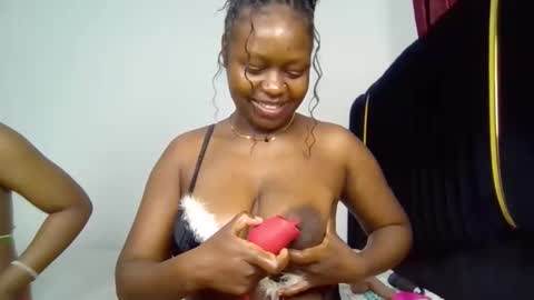 Snapshot of nina_ray1 chatting on November 2025 01:16:01 AM Nina online show from November 2025 01:16:01 AM