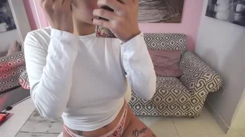 Nina online show from September 2025 12:16:02 PM