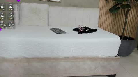 NINA online show from December 2024 12:01:02 PM