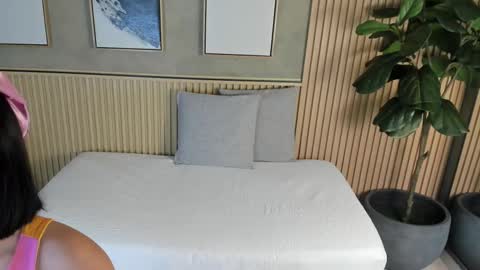 NINA online show from October 2025 11:51:02 AM