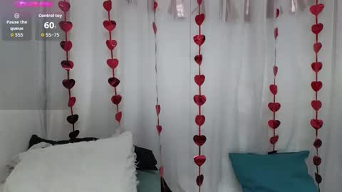 Ninaa fox online show from October 2025 05:43:02 PM