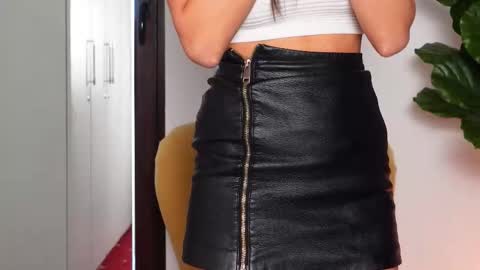 NinaCrystal online show from September 2025 05:29:01 AM