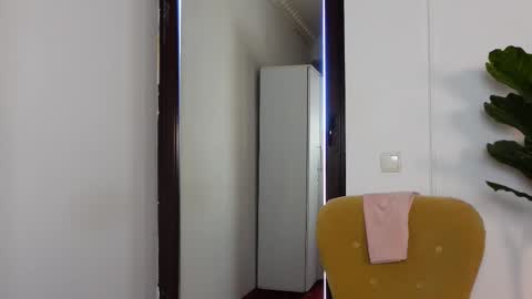 NinaCrystal online show from December 2025 08:43:01 AM