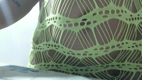 Snapshot of ninapalmer chatting on April 2026 07:18:02 PM Ninapalmer online show from April 2026 07:18:02 PM