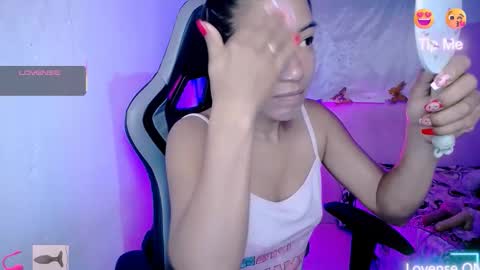 ninatinydoll1 online show from October 2025 10:27:01 AM