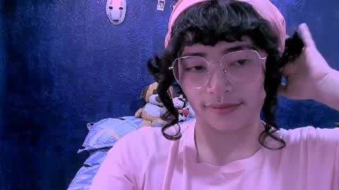 Snapshot of ninayellow chatting on April 2026 12:27:02 PM Nina online show from April 2026 12:27:02 PM