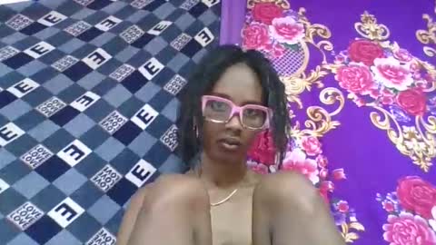 ninie246746 online show from April 2026 06:38:01 AM