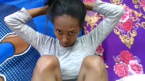 Snapshot of ninie246746 chatting on June 2026 05:43:02 AM ninie246746 online show from June 2026 05:43:02 AM