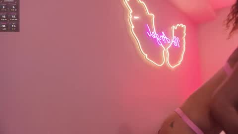 Snapshot of ninna_monroe_ chatting on October 2025 04:03:02 PM Ninna online show from October 2025 04:03:02 PM