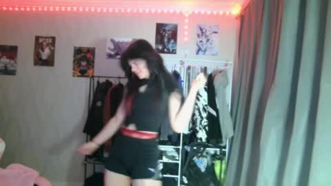 Snapshot of nishazenisek chatting on May 2026 06:34:02 PM Alice online show from May 2026 06:34:02 PM