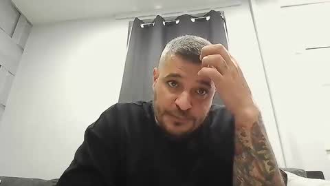 Snapshot of nita1985 chatting on November 2025 12:03:01 PM AURA online show from November 2025 12:03:01 PM