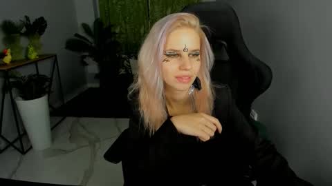 Nita online show from December 2025 02:30:02 AM