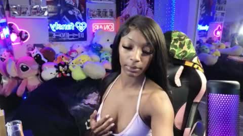 NIVIA WOLFE online show from December 2025 02:30:02 AM