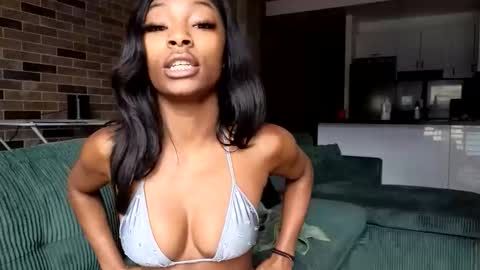 Snapshot of niviawolfe chatting on March 2026 12:43:02 AM NIVIA WOLFE online show from March 2026 12:43:02 AM