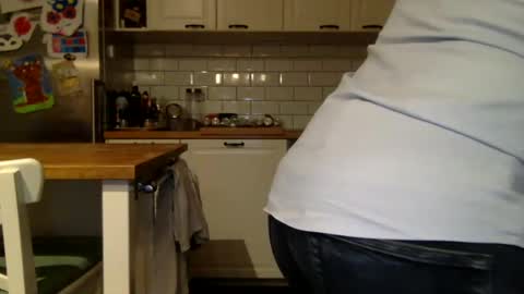 Snapshot of nixomuc chatting on March 2025 07:50:02 PM nixomuc online show from March 2025 07:50:02 PM