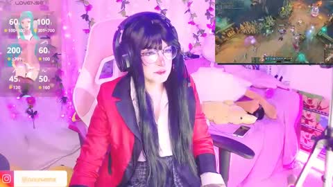 Snapshot of nixy_sama chatting on September 2025 12:43:01 AM Nixy Sama online show from September 2025 12:43:01 AM