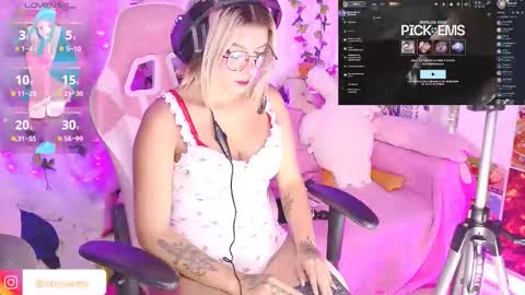 Snapshot of nixy_sama chatting on October 2025 11:15:01 PM Nixy Sama online show from October 2025 11:15:01 PM