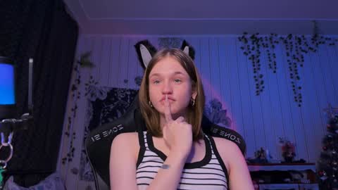 Snapshot of nloraaa chatting on December 2024 01:28:01 PM Tears Lora online show from December 2024 01:28:01 PM