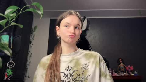 Snapshot of nloraaa chatting on March 2025 10:10:02 PM Tears Lora online show from March 2025 10:10:02 PM