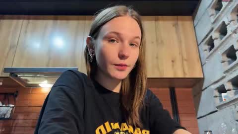 Snapshot of nloraaa chatting on December 2025 01:36:01 AM Tears Lora online show from December 2025 01:36:01 AM