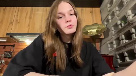 Snapshot of nloraaa chatting on April 2026 01:25:01 AM Tears Lora online show from April 2026 01:25:01 AM