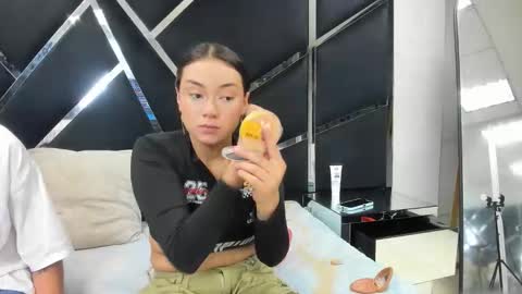 NoaandArez online show from February 2026 03:03:01 AM