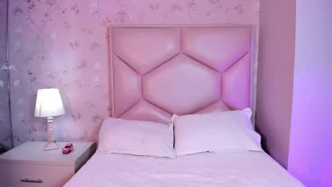   ambarsulliva  online show from December 2025 11:37:01 AM