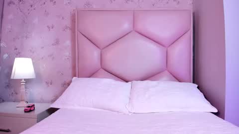   ambarsulliva  online show from December 2025 11:30:02 AM