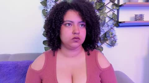 Snapshot of noa_veega chatting on December 2025 07:52:01 PM N O A online show from December 2025 07:52:01 PM