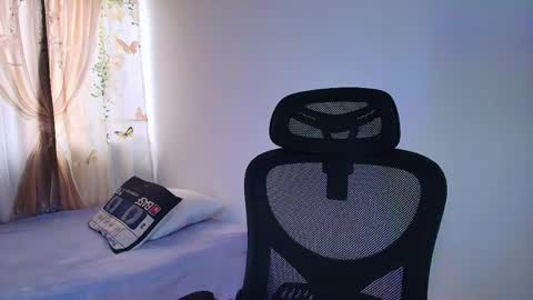 Snapshot of noaa_a chatting on April 2026 01:49:01 PM Noa online show from April 2026 01:49:01 PM