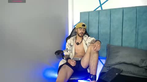 Snapshot of noaah77 chatting on December 2024 03:54:02 PM noaah77 online show from December 2024 03:54:02 PM