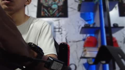 Snapshot of noah_89r chatting on February 2025 04:09:02 AM Sebastian online show from February 2025 04:09:02 AM