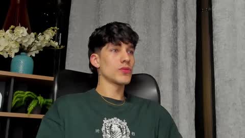 Noah Brigth online show from February 2025 02:09:02 AM