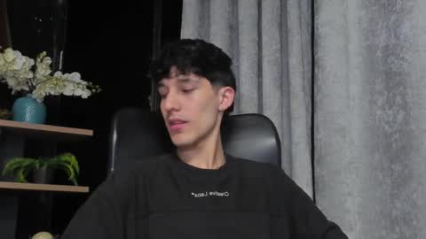 Noah Brigth online show from February 2025 03:01:02 AM