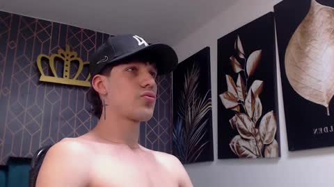 Noah Brigth online show from March 2025 03:34:02 AM