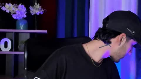 Noah Brigth online show from October 2025 09:46:01 PM