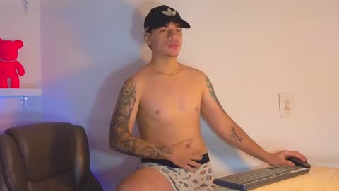 Snapshot of noah_coleman__ chatting on January 2025 09:02:01 AM NOAH online show from January 2025 09:02:01 AM