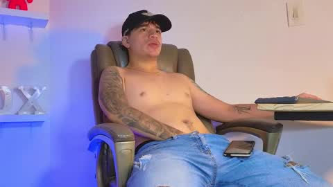 Snapshot of noah_coleman__ chatting on January 2025 12:36:02 PM NOAH online show from January 2025 12:36:02 PM