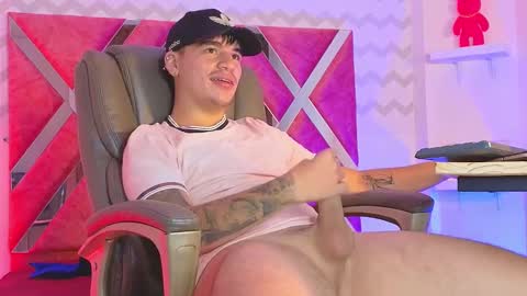 Snapshot of noah_coleman__ chatting on January 2025 09:08:01 AM NOAH online show from January 2025 09:08:01 AM