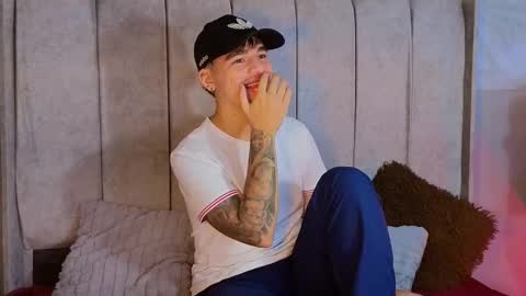 Snapshot of noah_coleman__ chatting on February 2025 02:03:02 AM NOAH online show from February 2025 02:03:02 AM