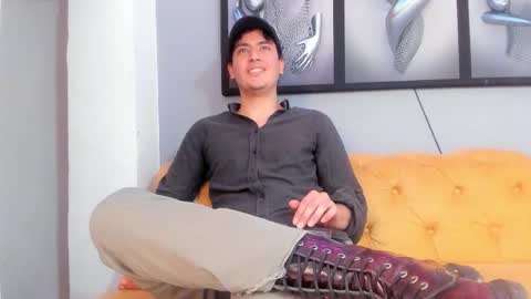 Noah Ferrary online show from November 2025 07:25:01 PM