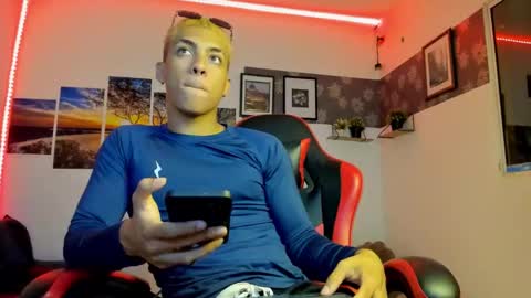 noah_flynn1 online show from October 2025 02:53:01 AM