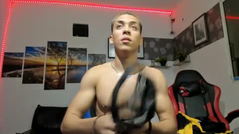 Snapshot of noah_flynn1 chatting on March 2026 09:02:02 AM noah_flynn1 online show from March 2026 09:02:02 AM