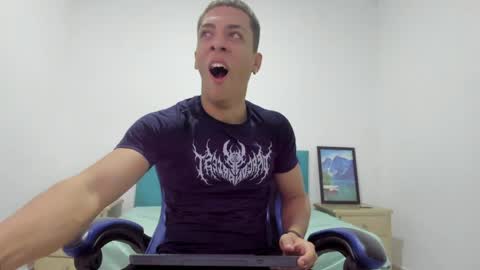 Snapshot of noah_flynn1 chatting on April 2026 08:04:02 AM noah_flynn1 online show from April 2026 08:04:02 AM